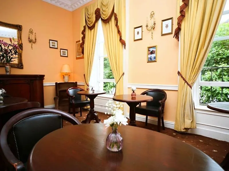 Lynams Hotel Dublin 2*,